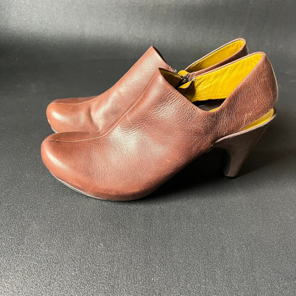 Tsubo Aeria Brown Leather Sling Back Pumps Womens 9.5 Architectural Avant Garde